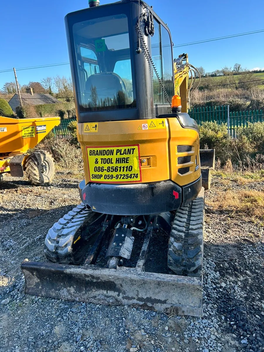 3 ton digger like  new - Image 4