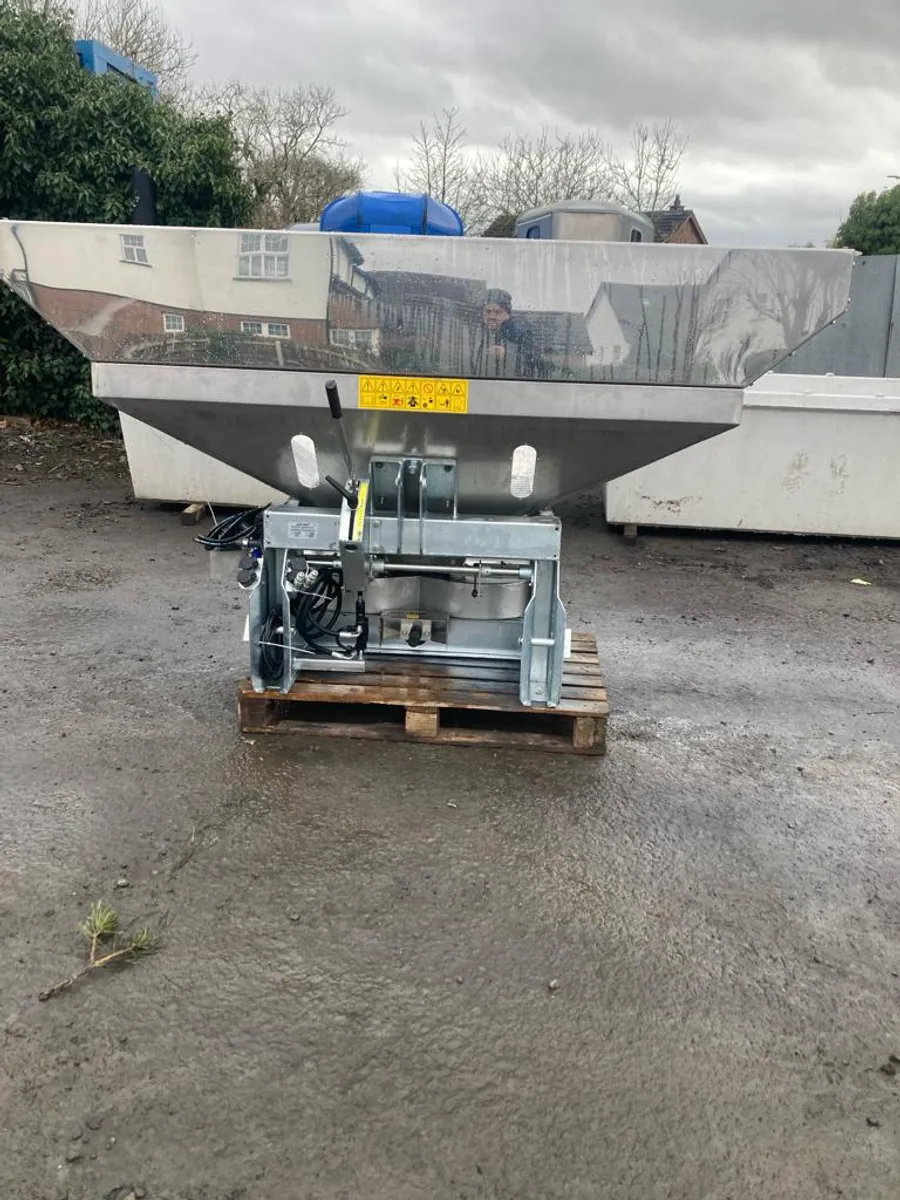 New Jar met 2t stainless steel fertiliser sprayers - Image 1