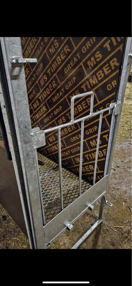 Sheep Shearing  crates - Image 4