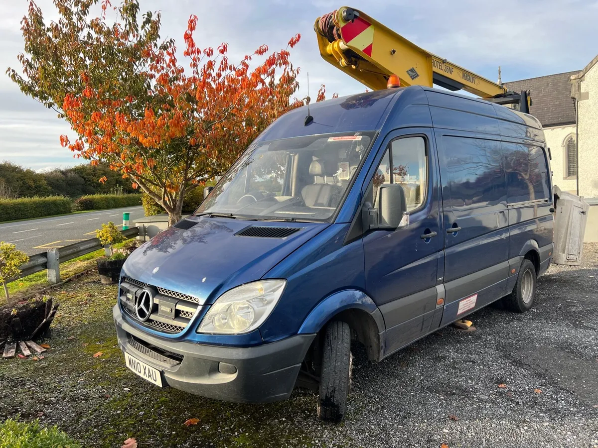 Mercedes Cherrypicker €8,750 - Image 1