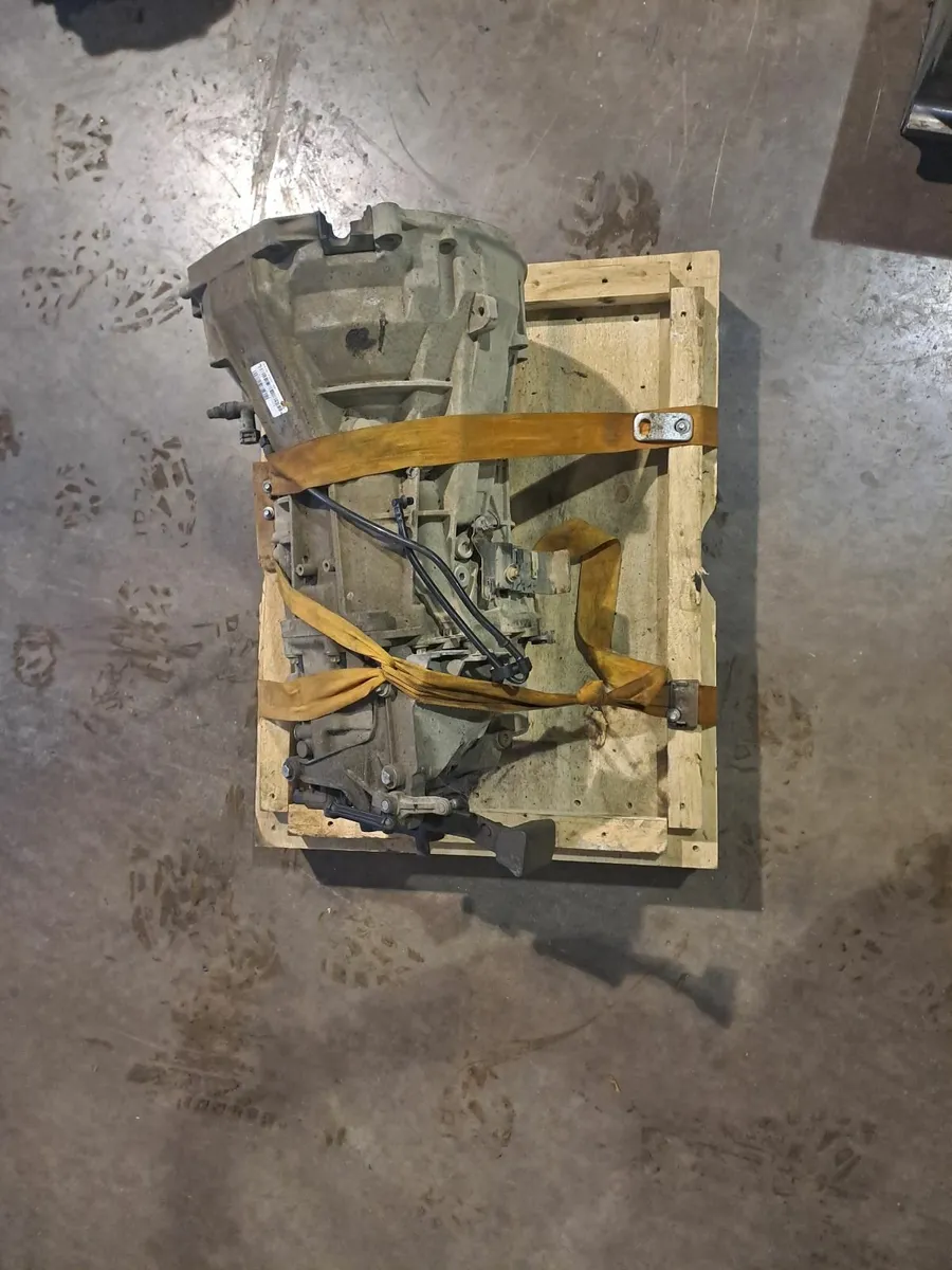 142 Ford transit 350 6 speed gearbox - Image 1