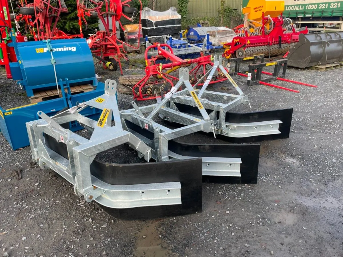 Galvanised Fleming reversible yardscrapers - Image 1