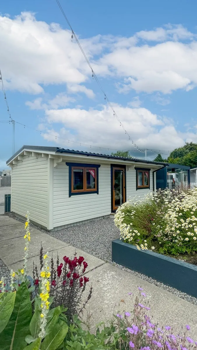 One Bed D2 -FREE DELIVERY ROI! - Image 1