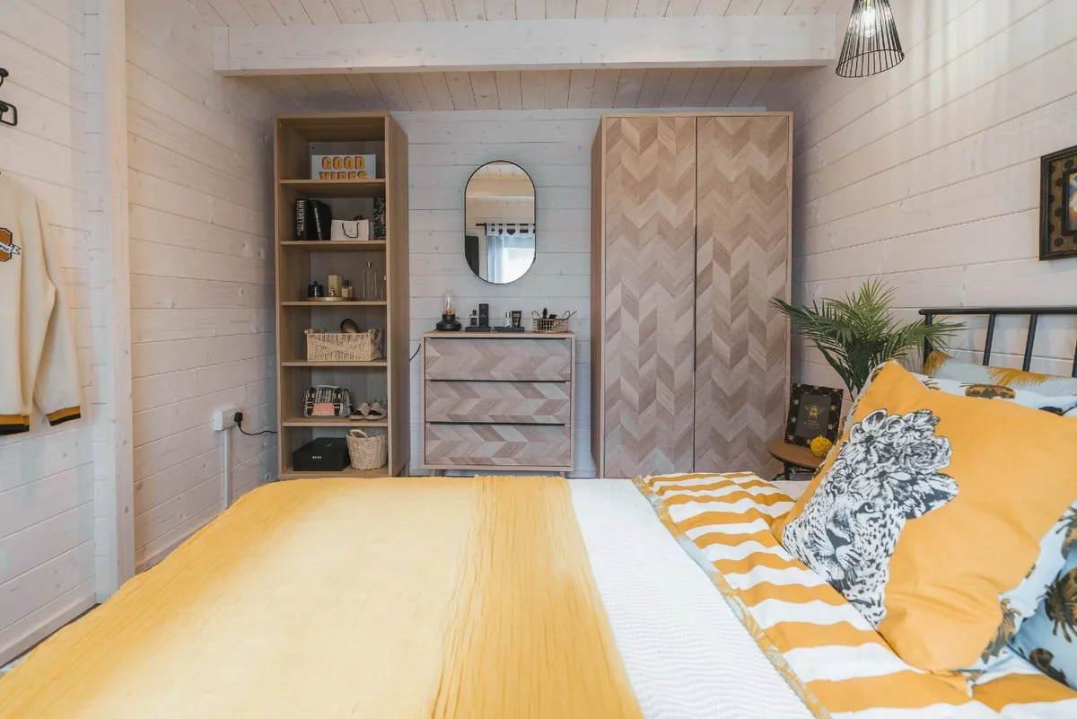 One Bed D2 -FREE DELIVERY ROI! - Image 3