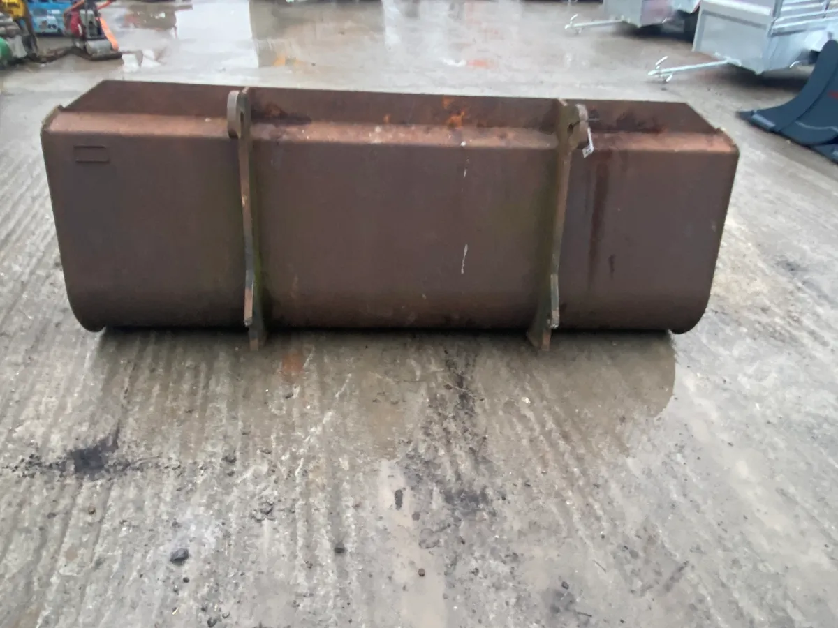 JCB Loadall Bucket - Image 2