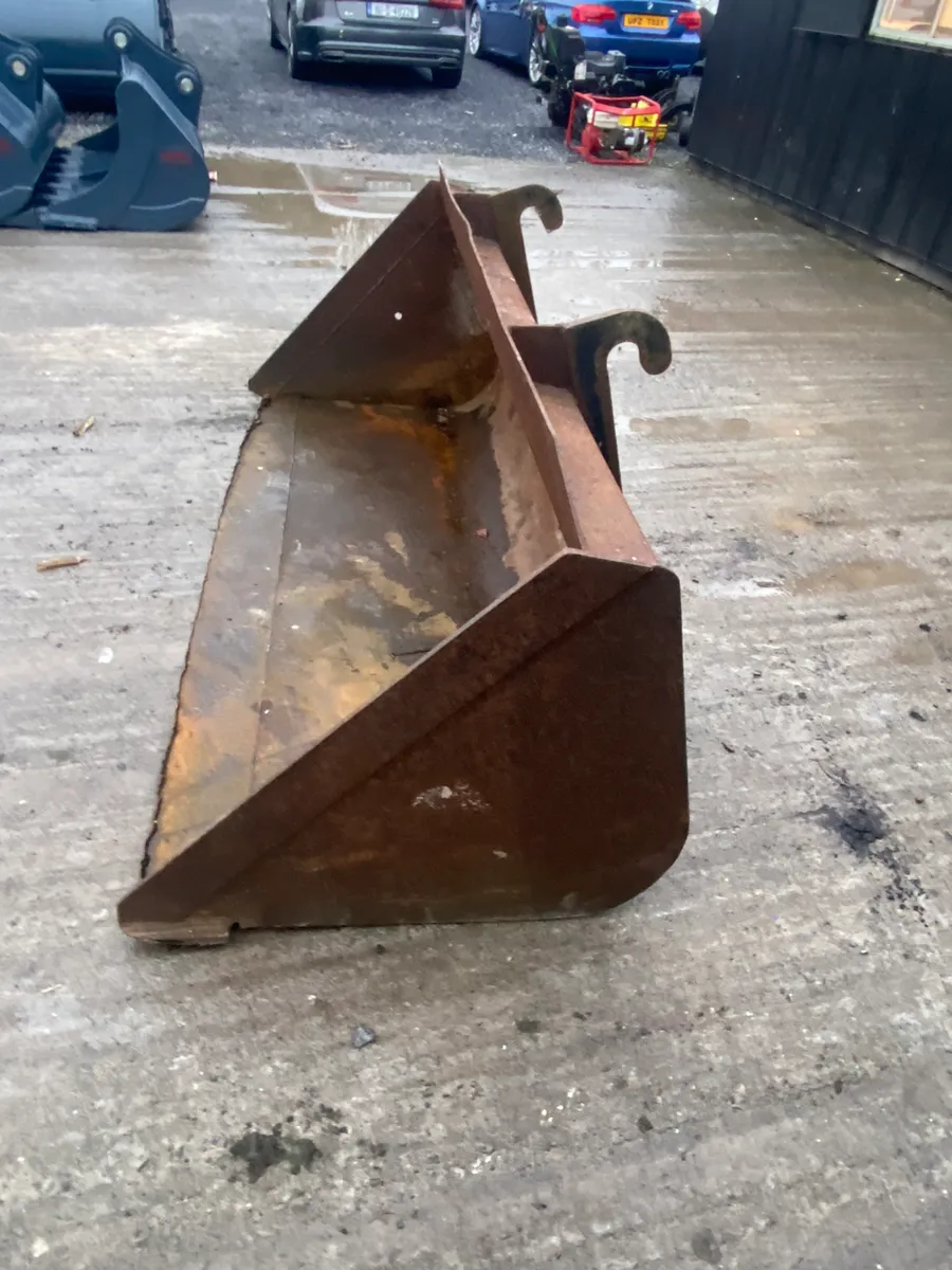 JCB Loadall Bucket - Image 3
