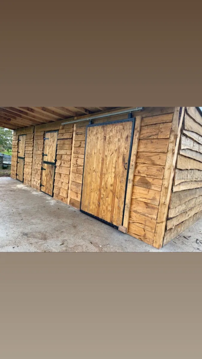 Stables and timber sheds - Image 4