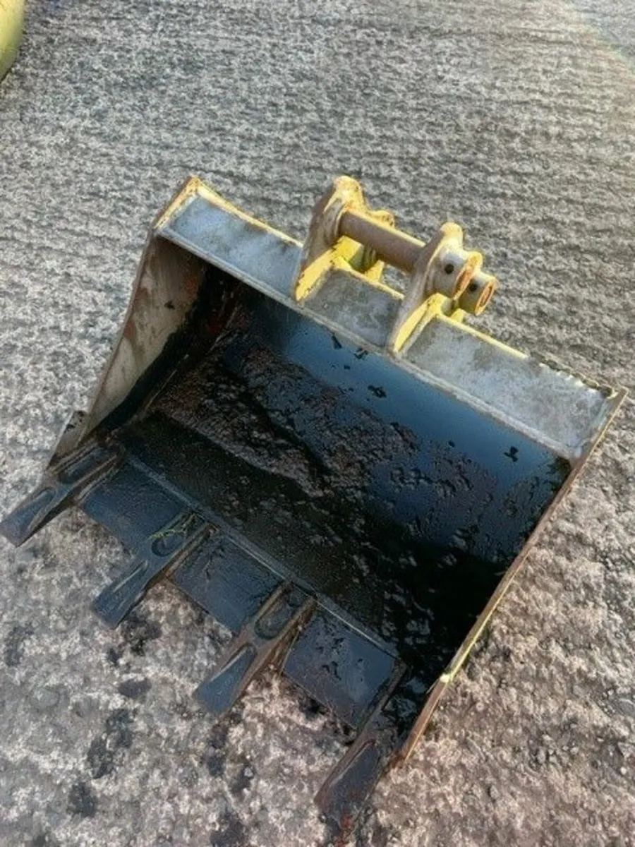 24” digging bucket to suit 1.5 ton machine - Image 2