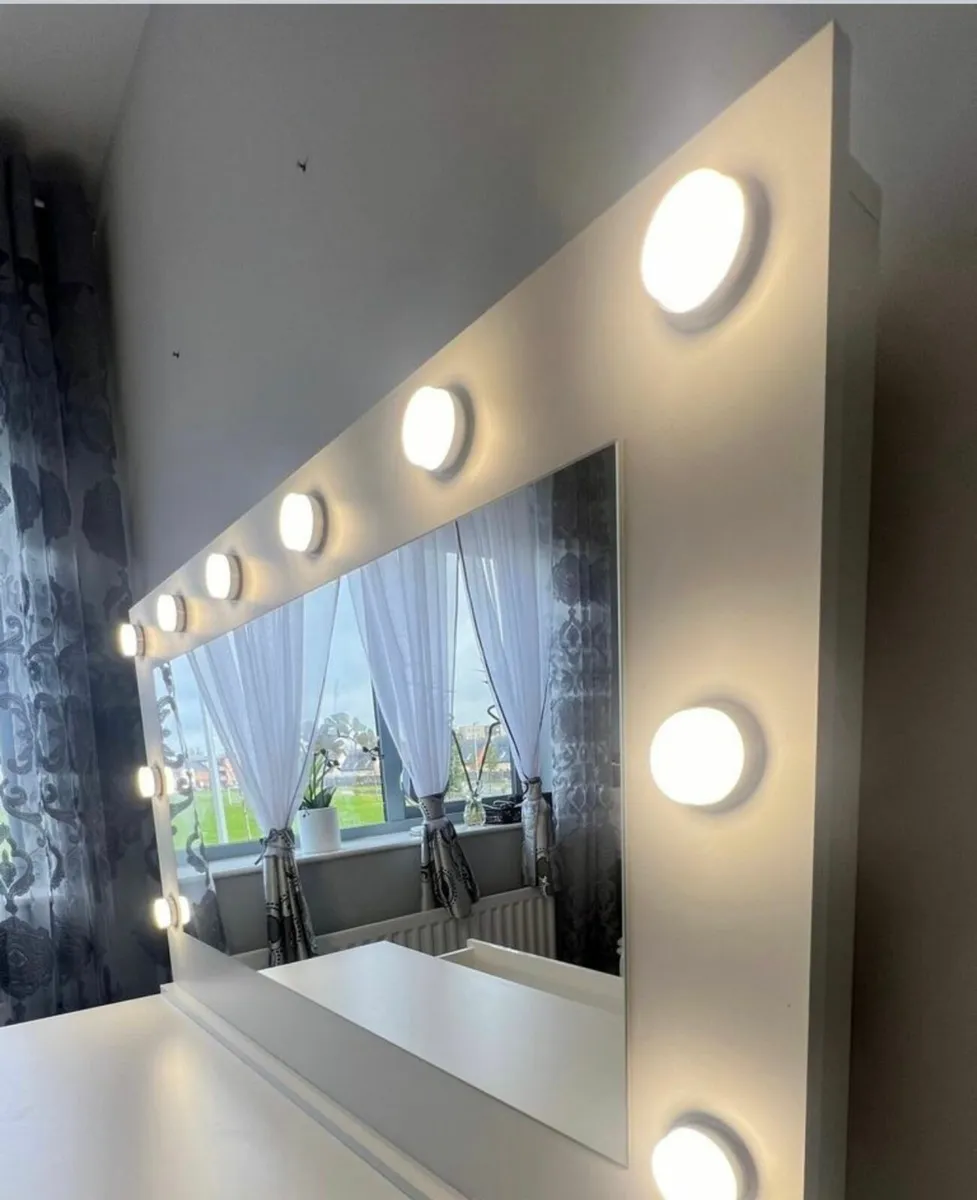 Adele Vanity Table with Hollywood Mirror - - Image 4