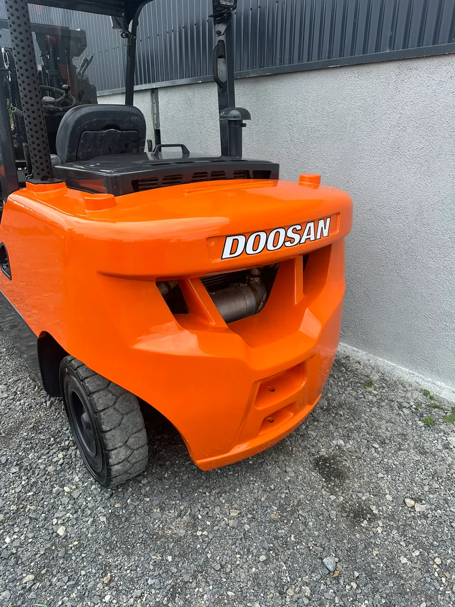2016 Doosan D50SC-7 Forklift - Image 4
