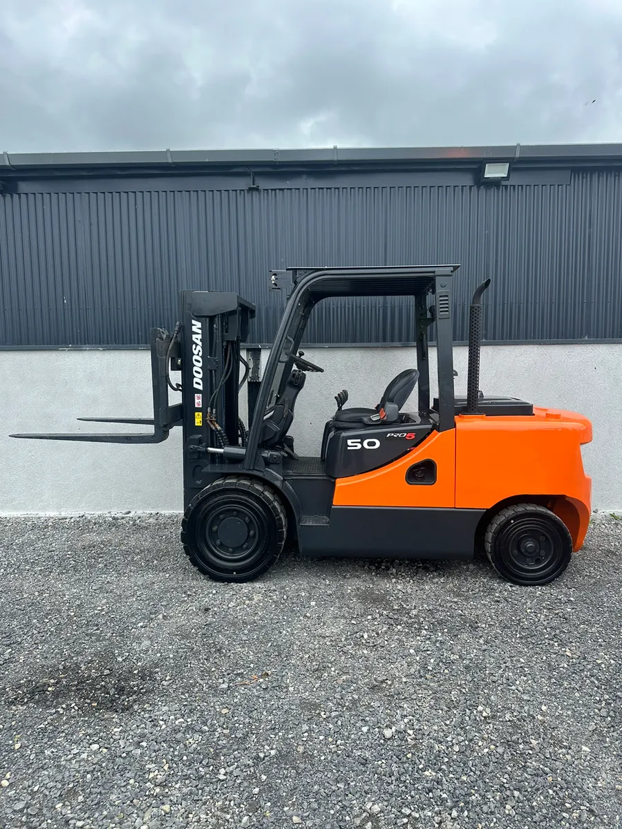 2016 Doosan D50SC-7 Forklift - Image 1