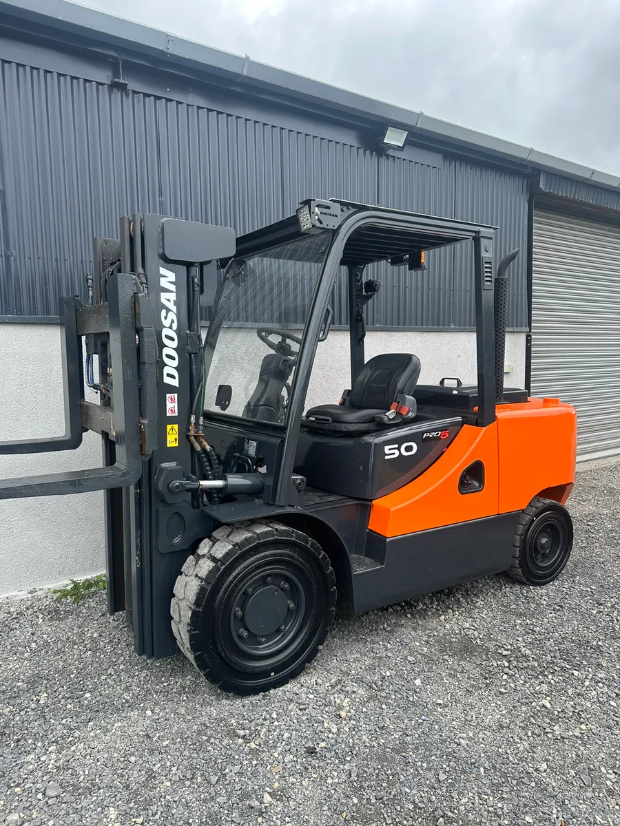2016 Doosan D50SC-7 Forklift - Image 2