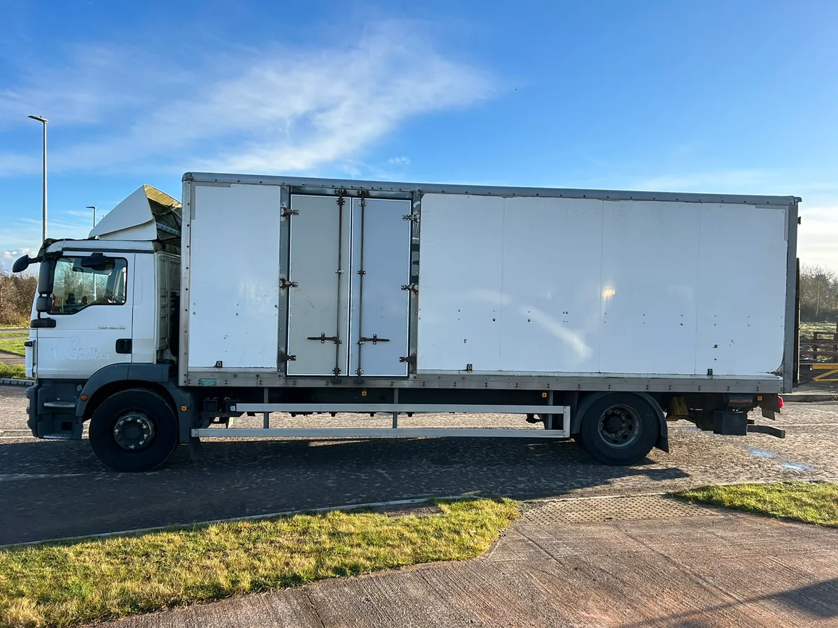 2016 Man 18 Ton Box - Image 4