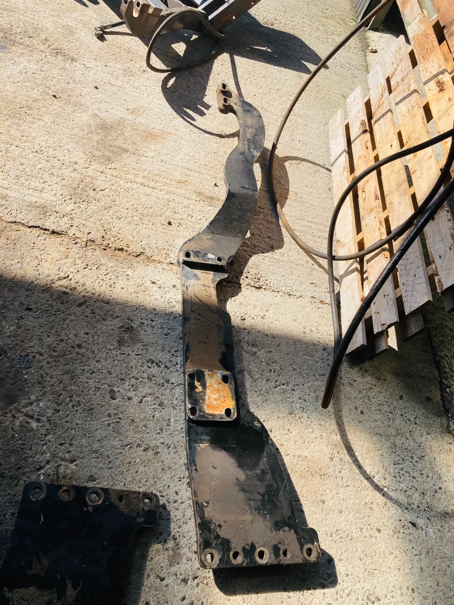 Massey Ferguson 6445. front linkage - Image 2