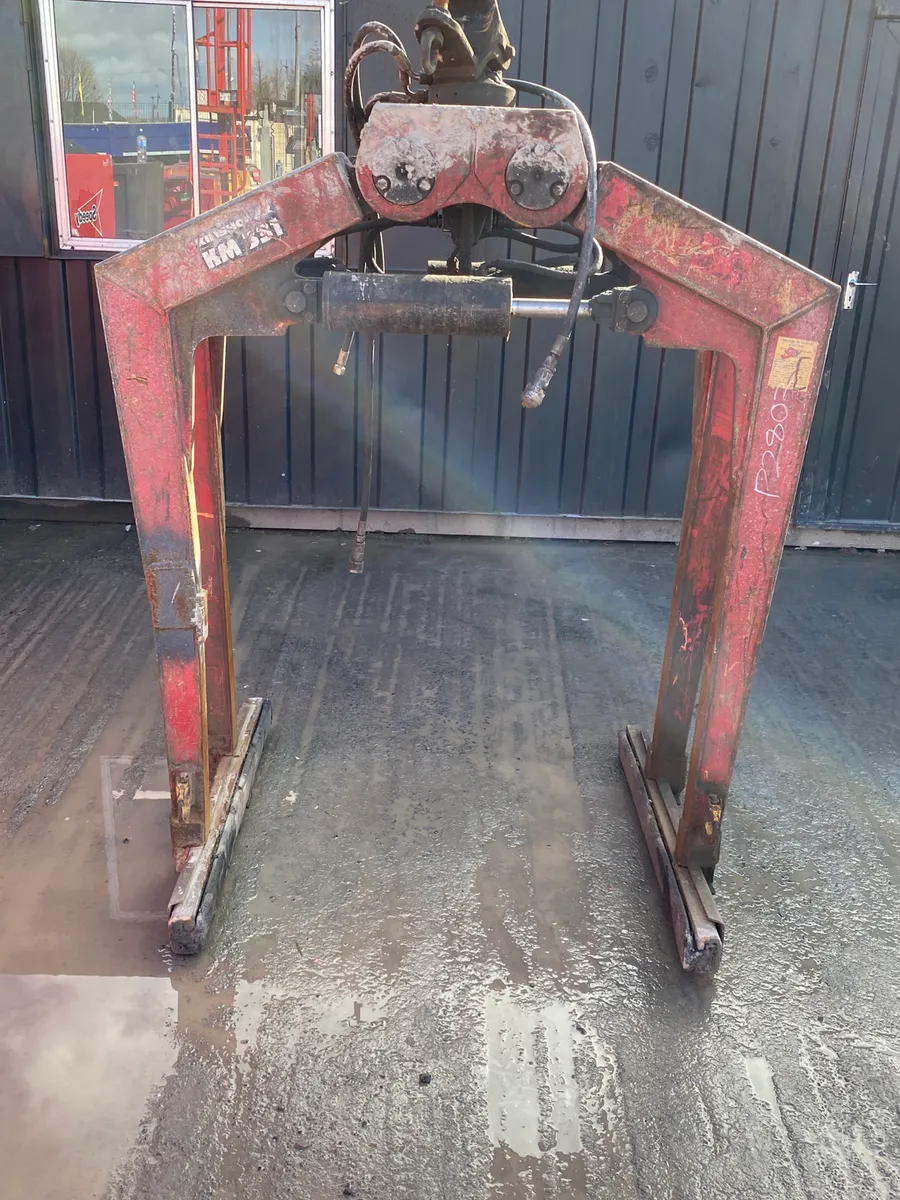 Kinshofer KM331-1200 Hydraulic Rotating Block Grab - Image 2
