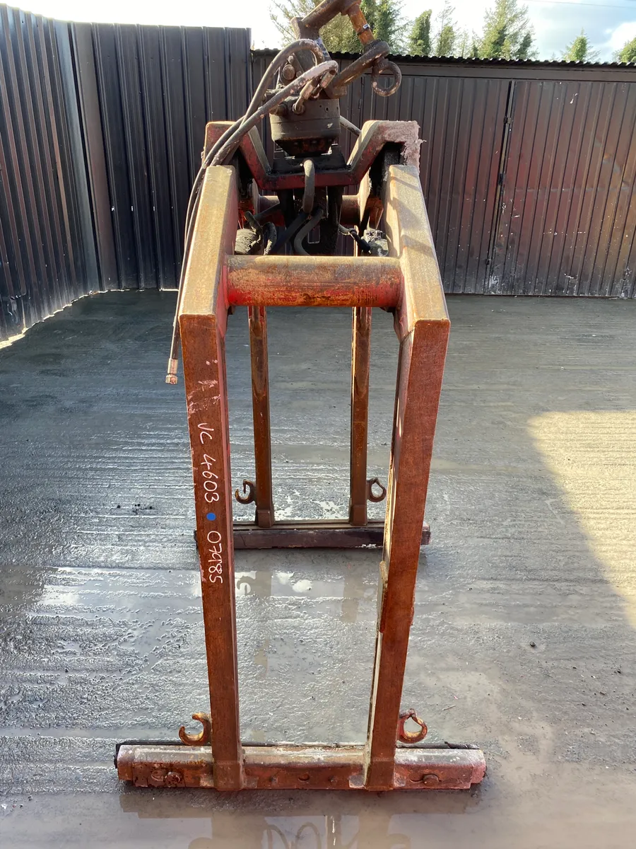 Kinshofer KM331-1200 Hydraulic Rotating Block Grab - Image 3