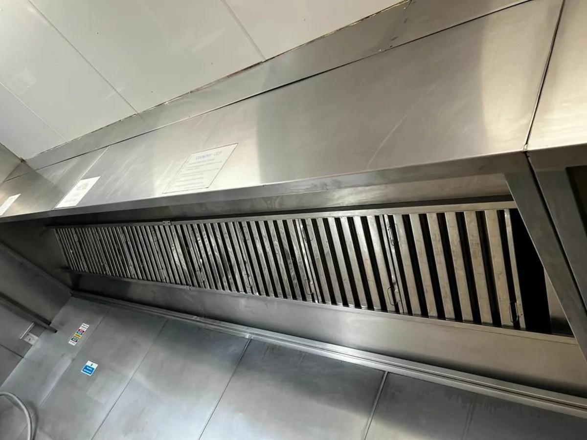 Commercial Kitchen Extractor Hoods - Image 3