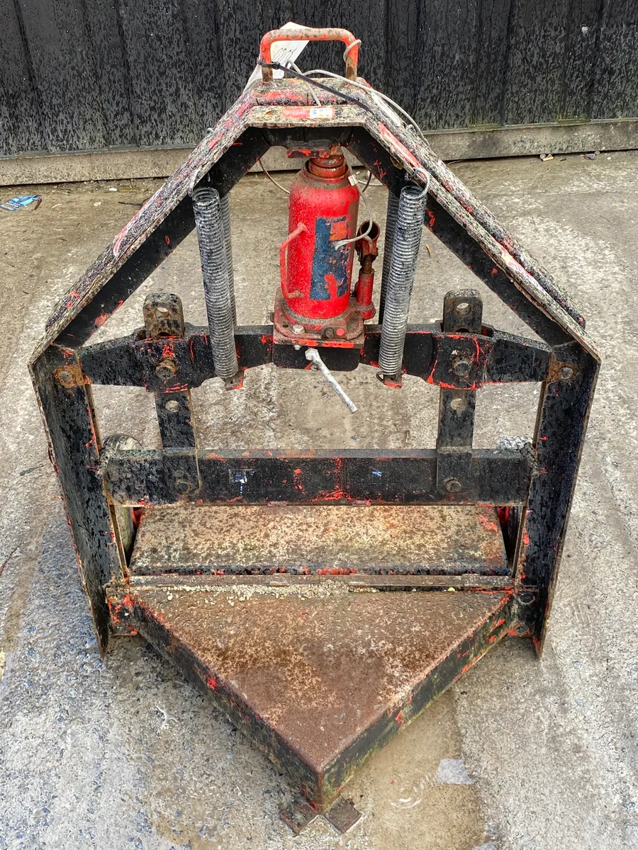 Fairport Block Cutters - Image 2