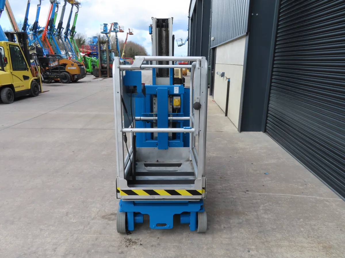Genie GR20 Scissor Lift Access Platform SN 2719 - Image 4
