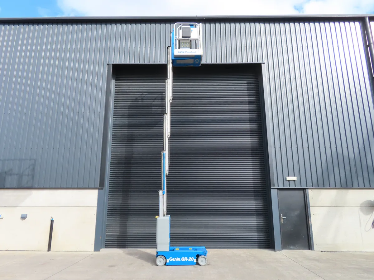 Genie GR20 Scissor Lift Access Platform SN 2719 - Image 2