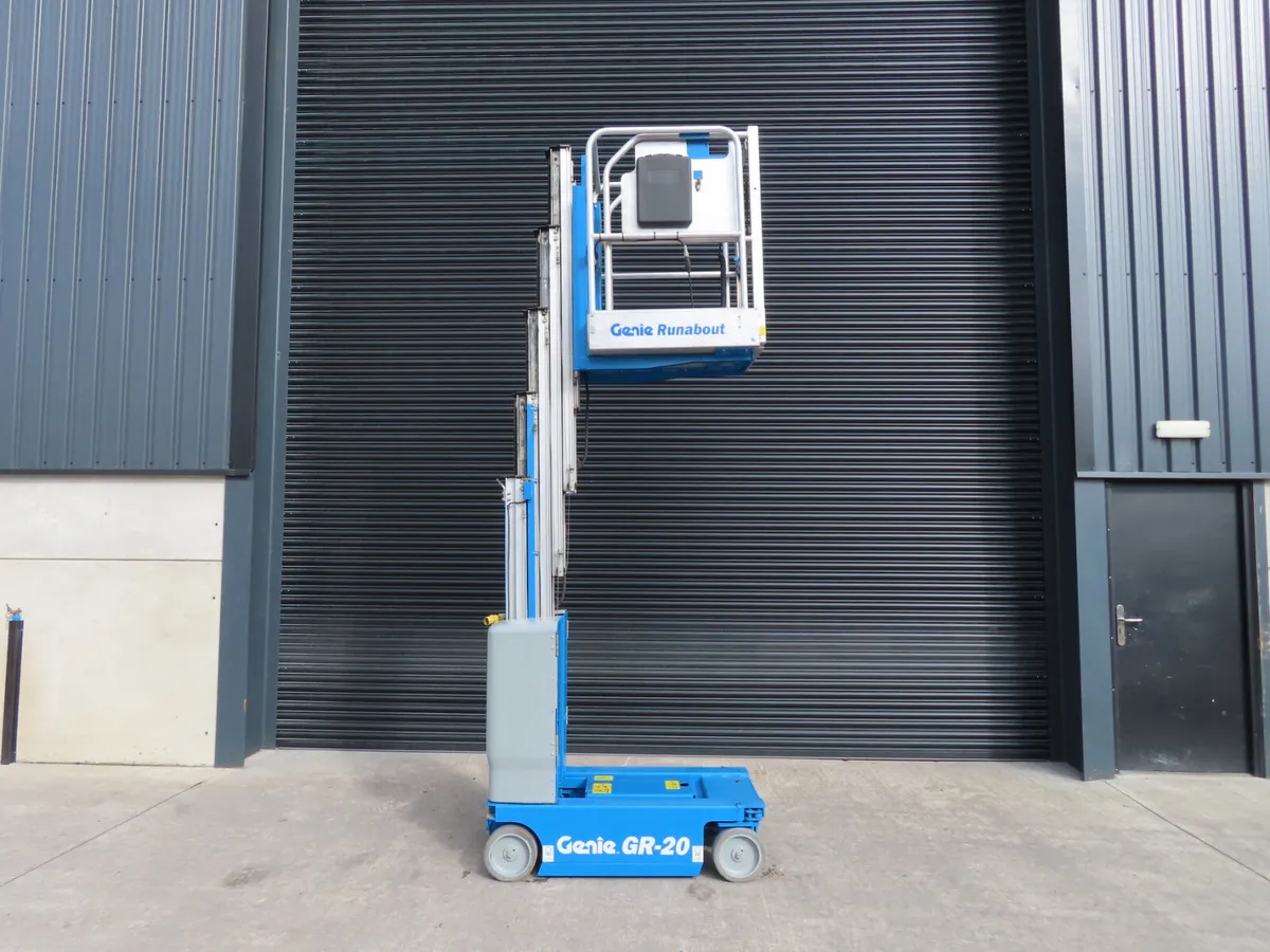 Genie GR20 Scissor Lift Access Platform SN 2719 - Image 3