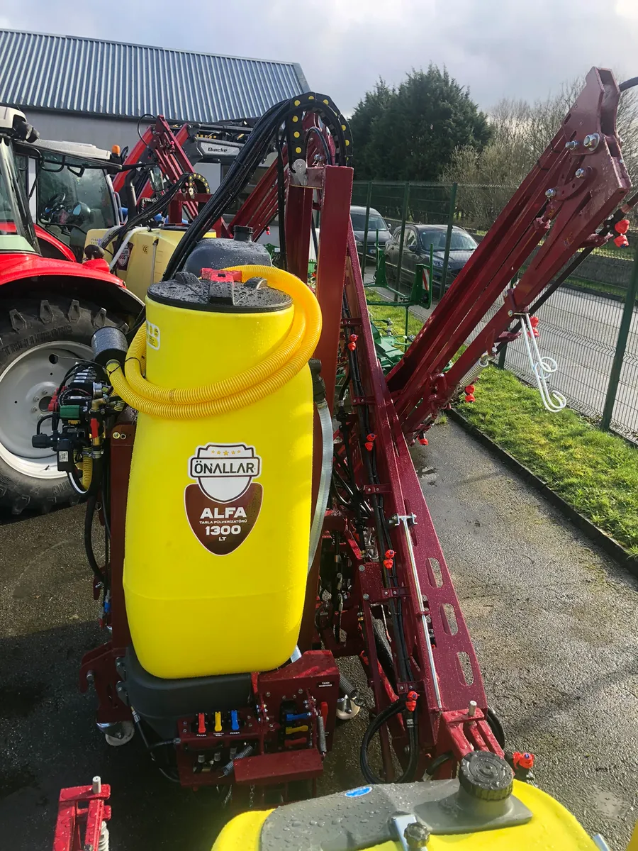 Onallar 1300L Sprayer with Hydraulic Booms - Image 4