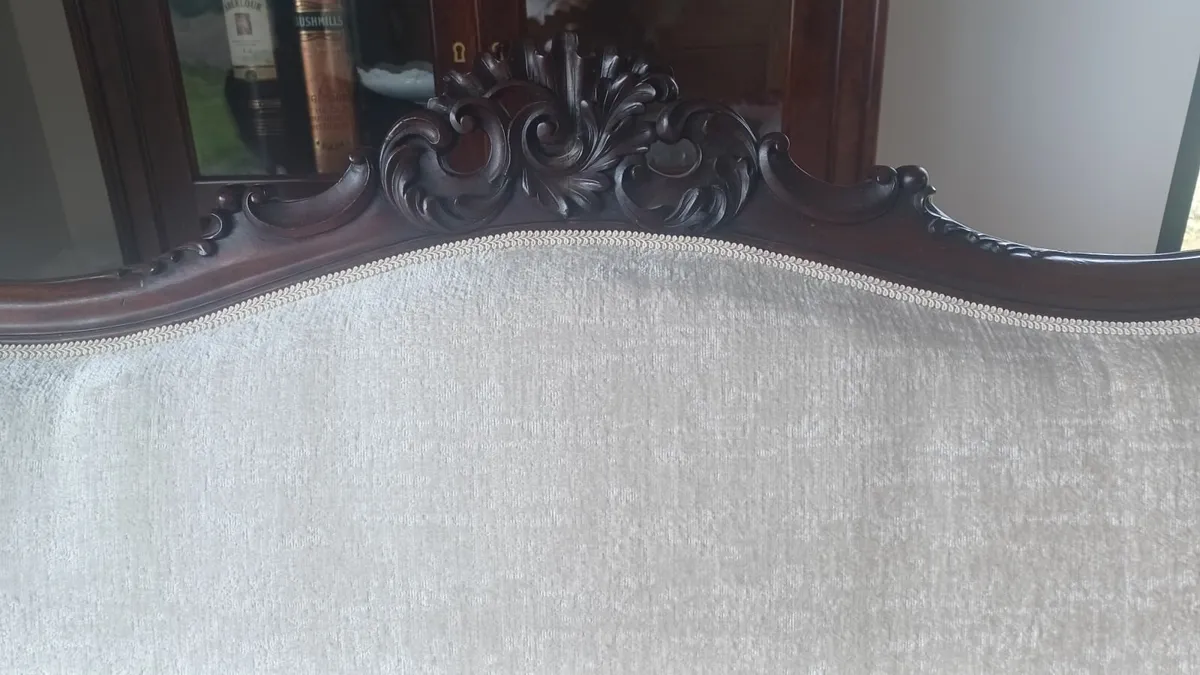 Solid mahogany French sofa of Louis XV c.1900 - Image 3