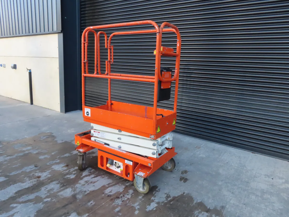 Pop UP Pro 10 Access Platform Push Around SN2684 - Image 4