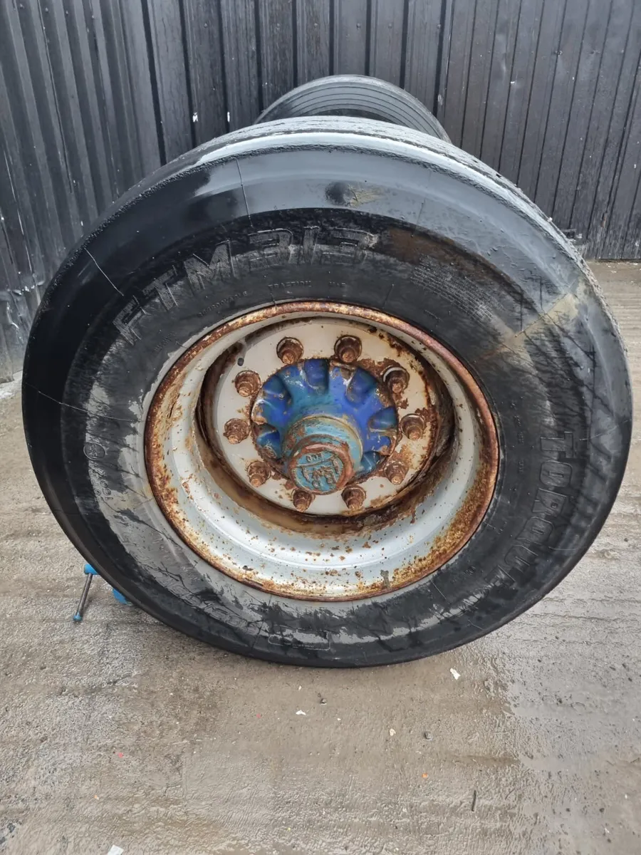 Selection of Super Single  Axles - Image 4