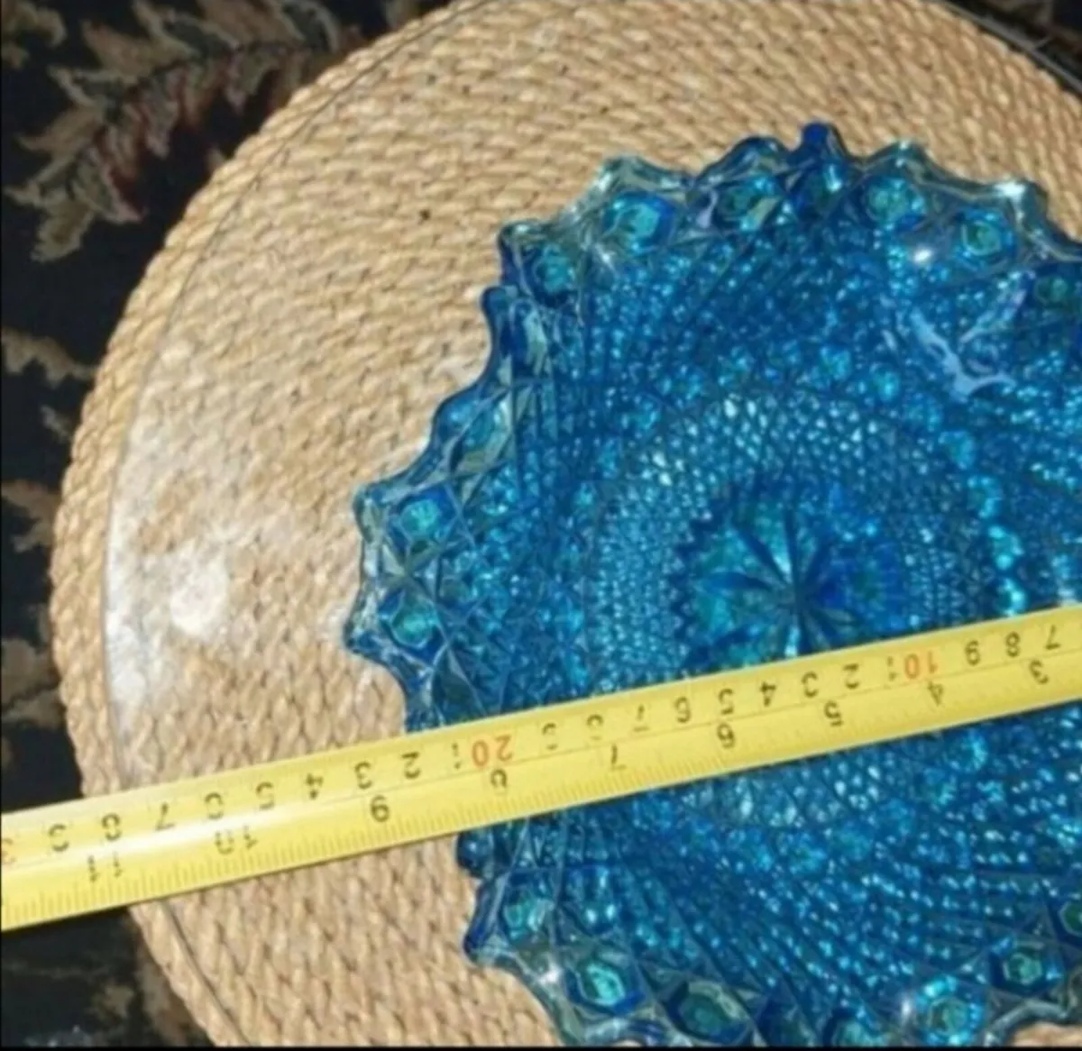 Striking vintage glass bowl - Image 2