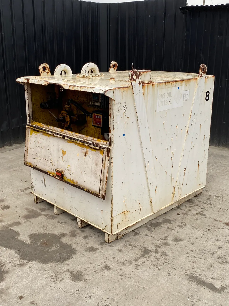 900L Fuel Bowser with Pump - Image 1