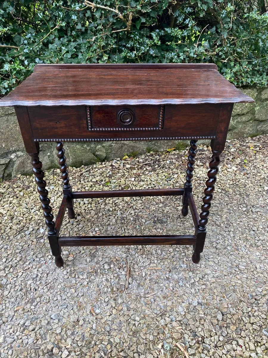 Elegant Irish cottage side table - Image 1