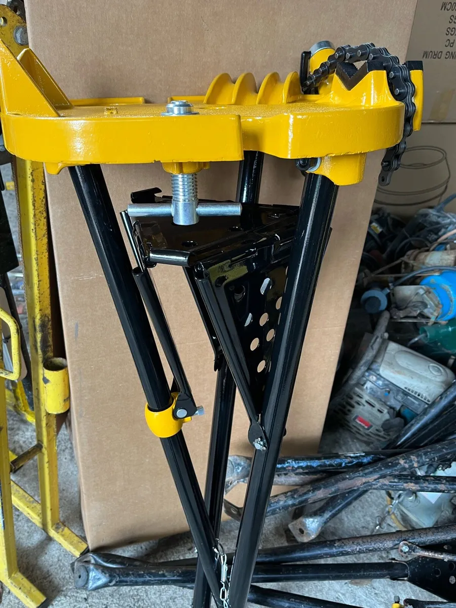 PIPE CHAIN VICE TRISTAND - Image 4