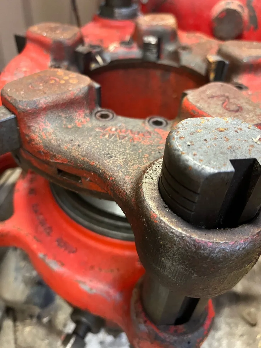 RIDGID 141  RECESSED GEAR THREADER - Image 4