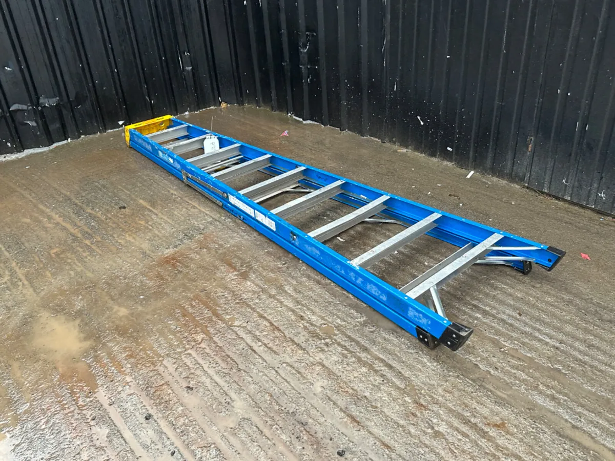 10 Step Step Ladder - Image 1