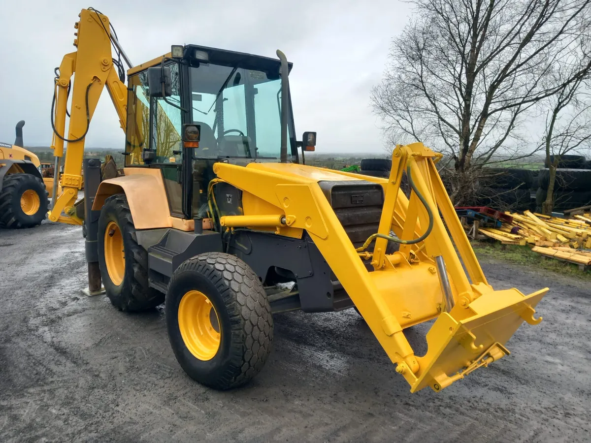 Fermac 750 Digger Loader - Image 1