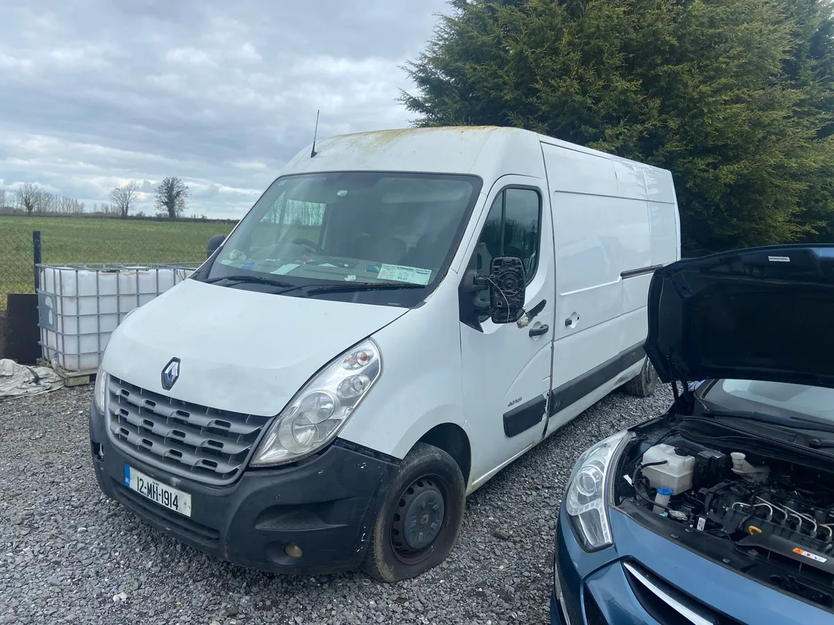 2015 and 2012 Renault master for breaking - Image 1