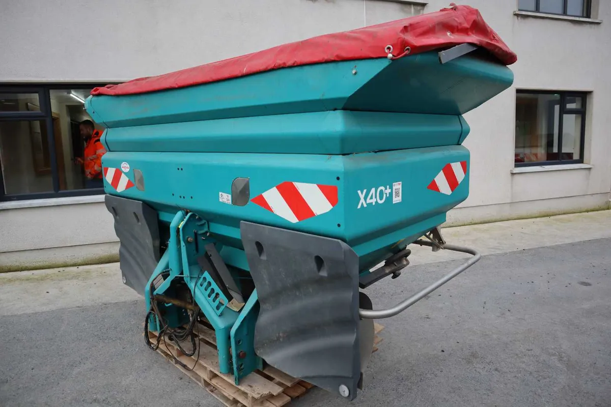Sulky X40 3ton Fertiliser Spreader - Image 2