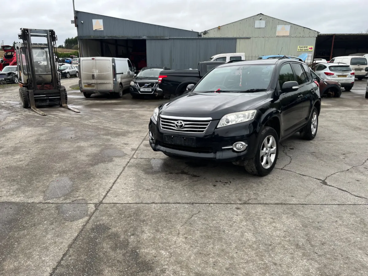 2011 Toyota Rav 4  D4D  2.2 - Image 2