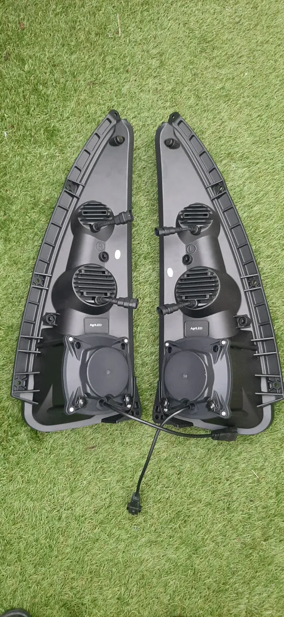 New Holland T8 and T9 LED Headlights - Image 4