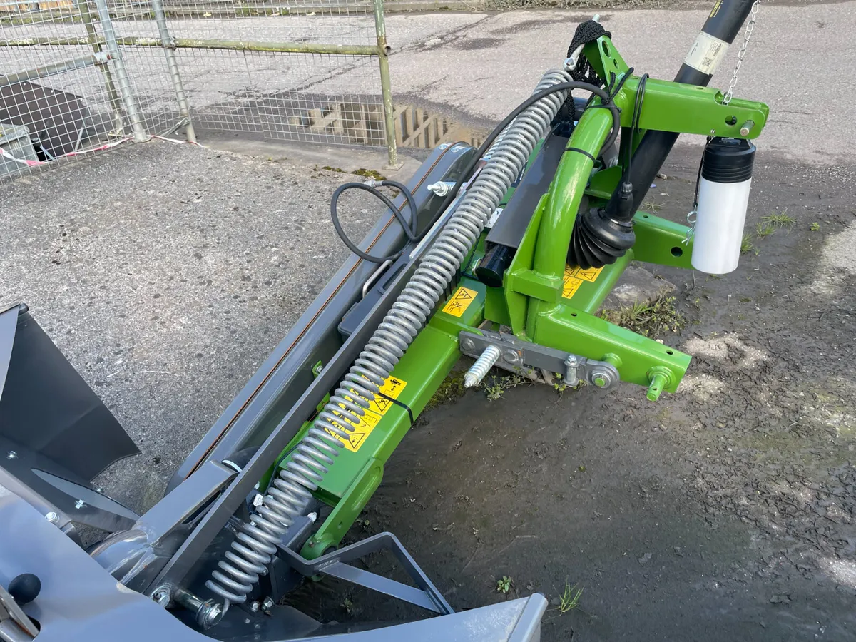 Fendt Side Mounted Mowers - Image 3