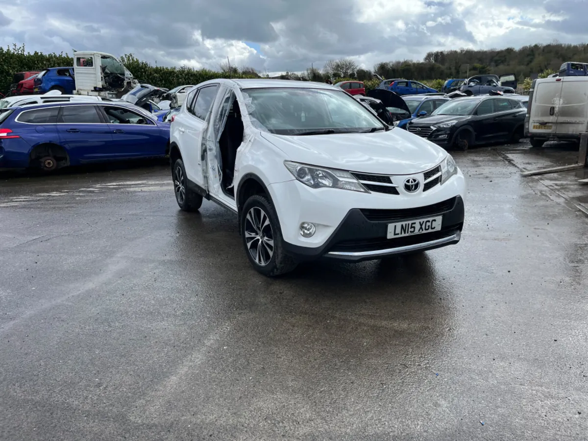 2015 Toyota Rav 4   2.2 D4D Auto D-CAT - Image 2