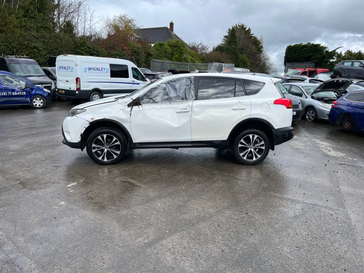 2015 Toyota Rav 4   2.2 D4D Auto D-CAT - Image 3