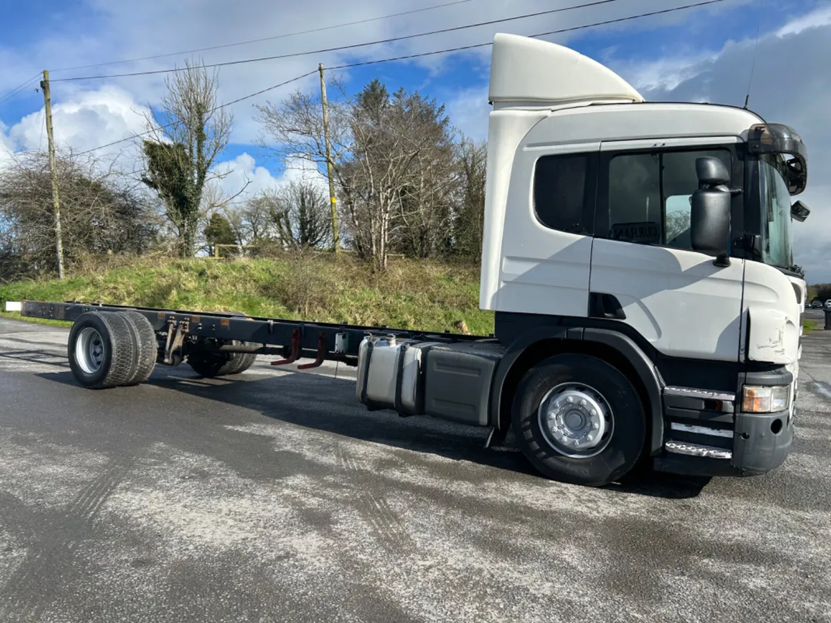 2013 Scania p230 4x2 18 ton 26ft chassis cab - Image 4