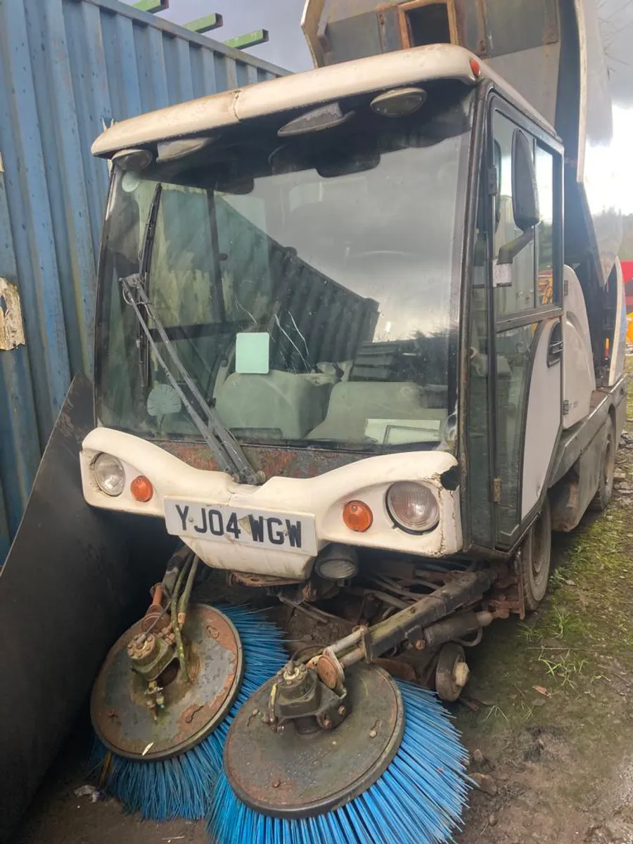 Road brush - Image 1