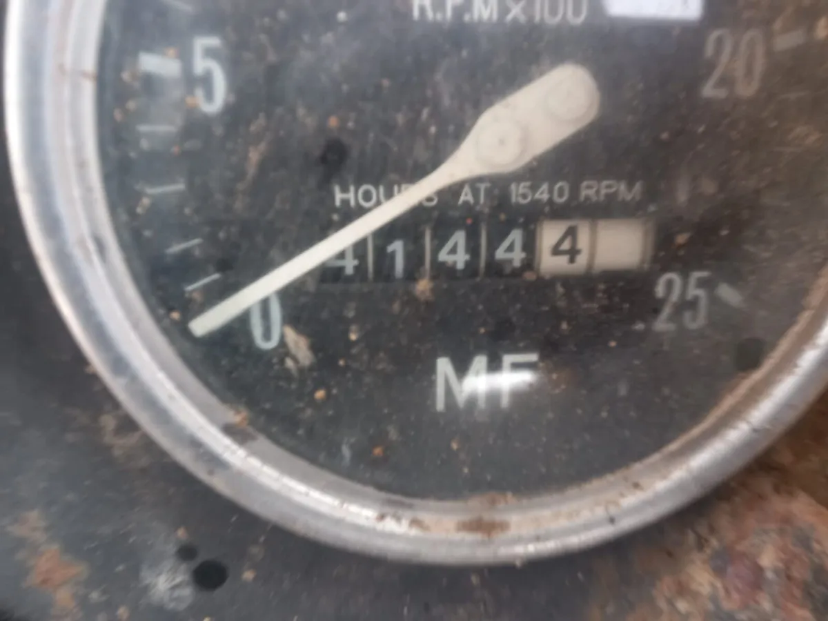 Masey Ferguson 50B Digger Loader - Image 4