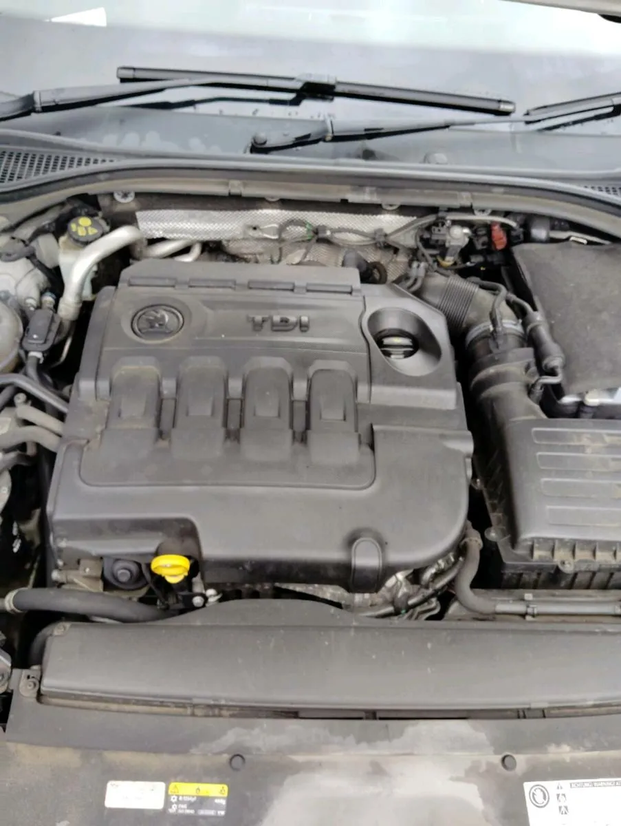 Breaking Skoda superb 2017 crlb ls9r automatic - Image 2