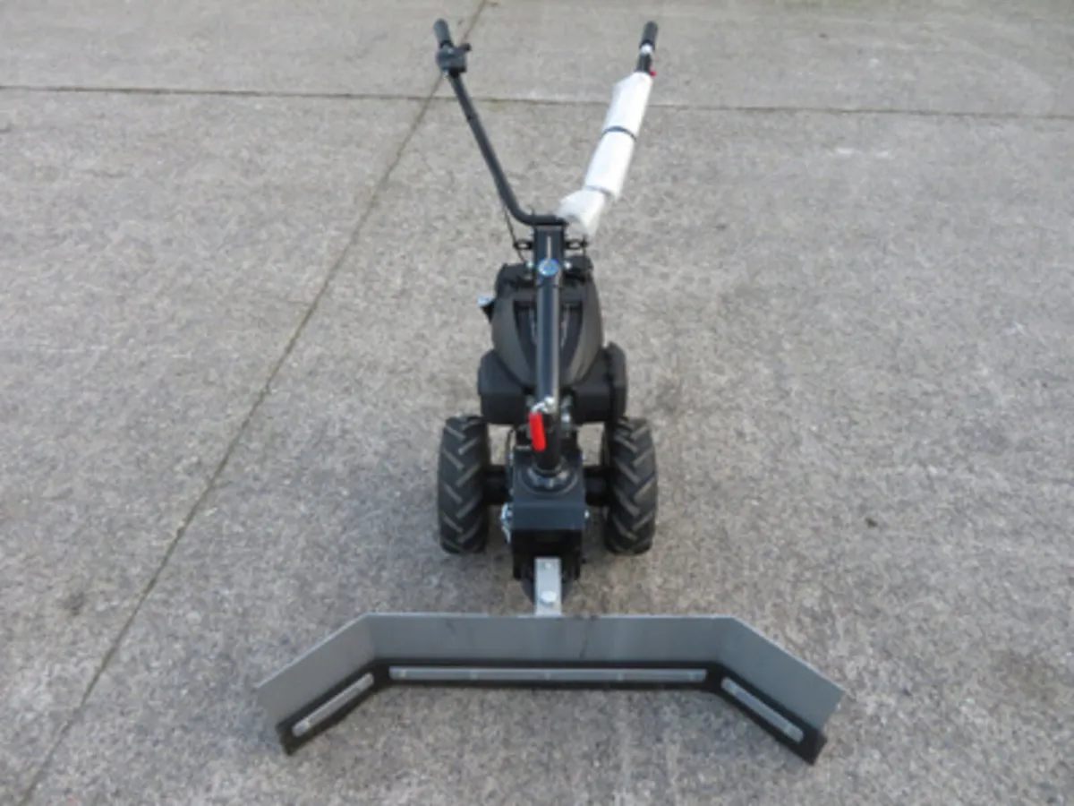 Honda Self Propelled Yard Scrapers - Image 3
