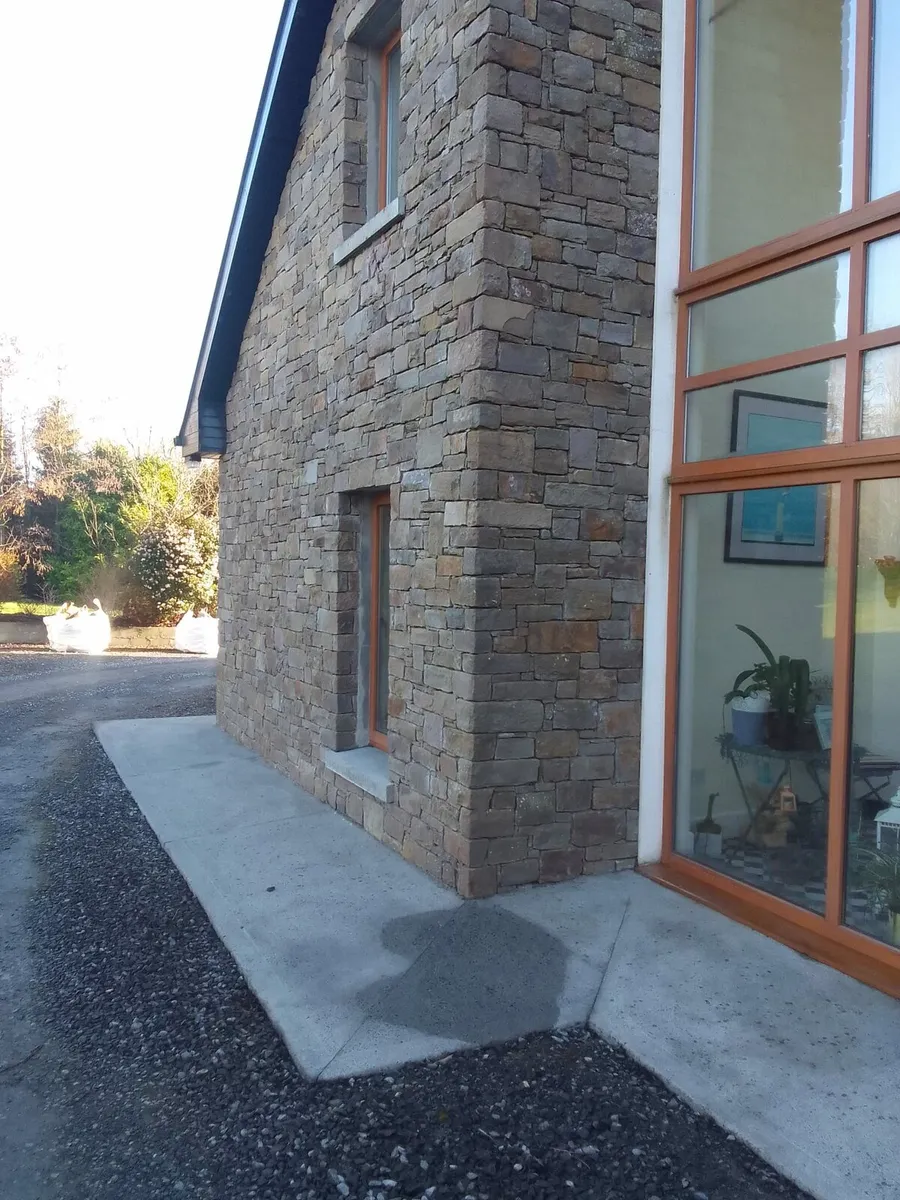 Wicklow dark brown sandstone - Image 1