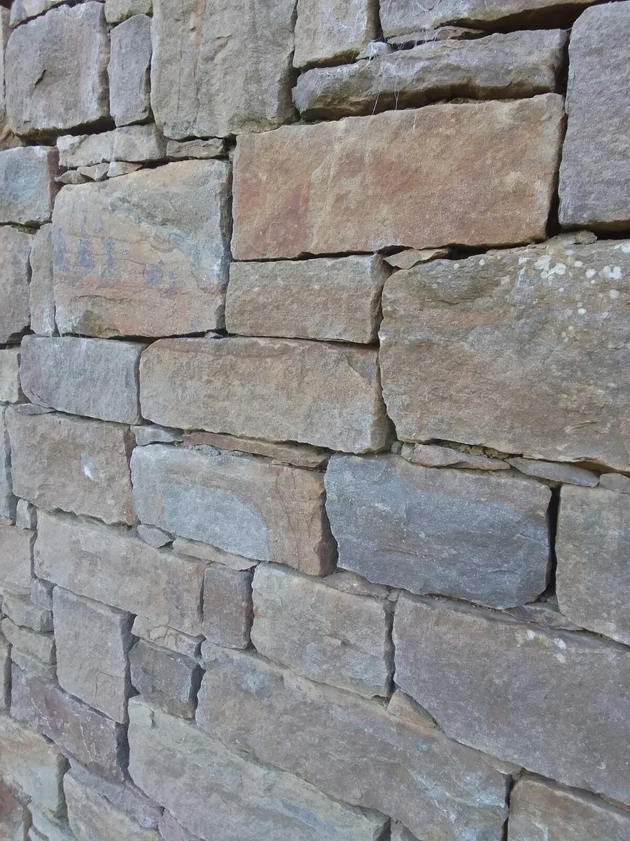 Wicklow dark brown sandstone - Image 4